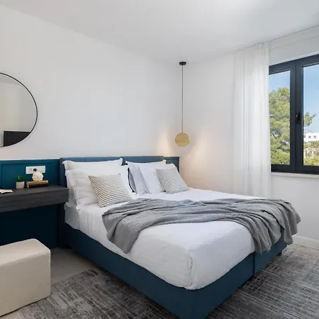 Luxury Sea Idea With Outdoor Swimming Pool In Okrug Gornji - Трогир