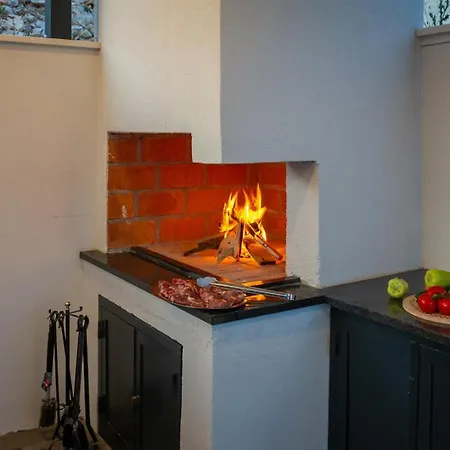 Luxury Sea Idea With Outdoor Swimming Pool In Okrug Gornji -