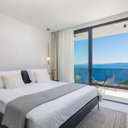 Вилла Luxury Sea Idea With Outdoor Swimming Pool In Okrug Gornji - Трогир