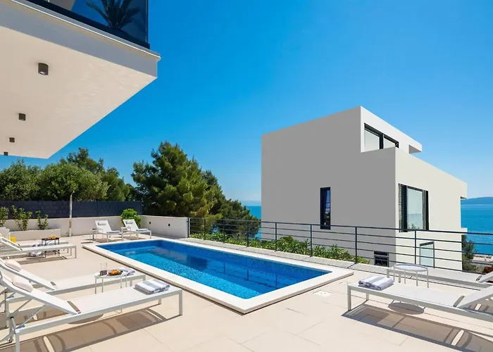 Luxury Sea Idea With Outdoor Swimming Pool In Okrug Gornji - * تروغير