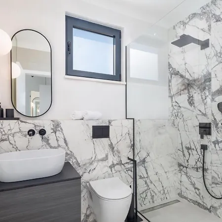 וילה Luxury Sea Idea With Outdoor Swimming Pool In Okrug Gornji - טרוגיר