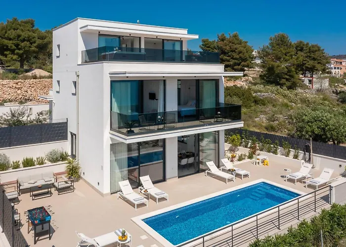 Luxury Sea Idea With Outdoor Swimming Pool In Okrug Gornji - Vila Trogir