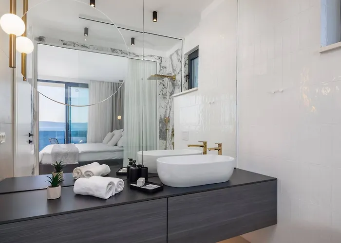 Luxury Sea Idea With Outdoor Swimming Pool In Okrug Gornji - *