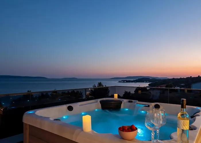 Luxury Sea Idea With Outdoor Swimming Pool In Okrug Gornji - Vila Trogir