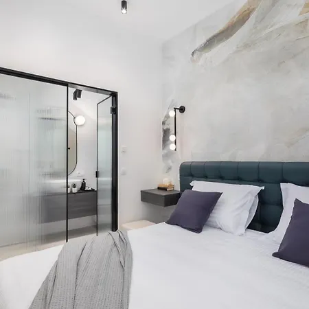 Luxury Sea Idea With Outdoor Swimming Pool In Okrug Gornji -