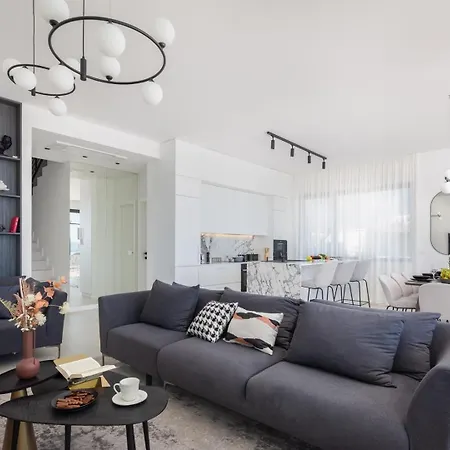 Villa Luxury Sea Idea With Outdoor Swimming Pool In Okrug Gornji -